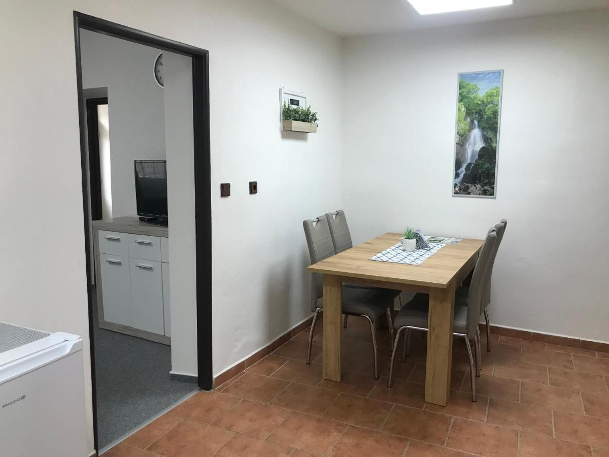 Cyklo-Moto Apartman Lomnice nad Lužnicí Екстериор снимка